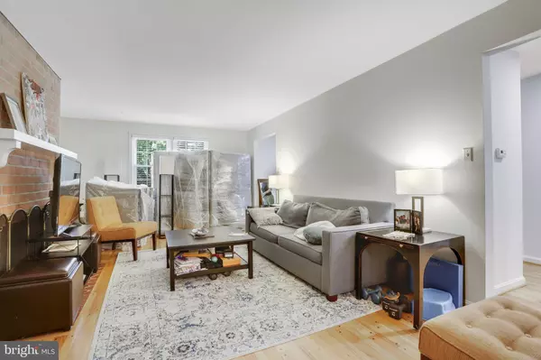 Arlington, VA 22204,27 S ABINGDON ST