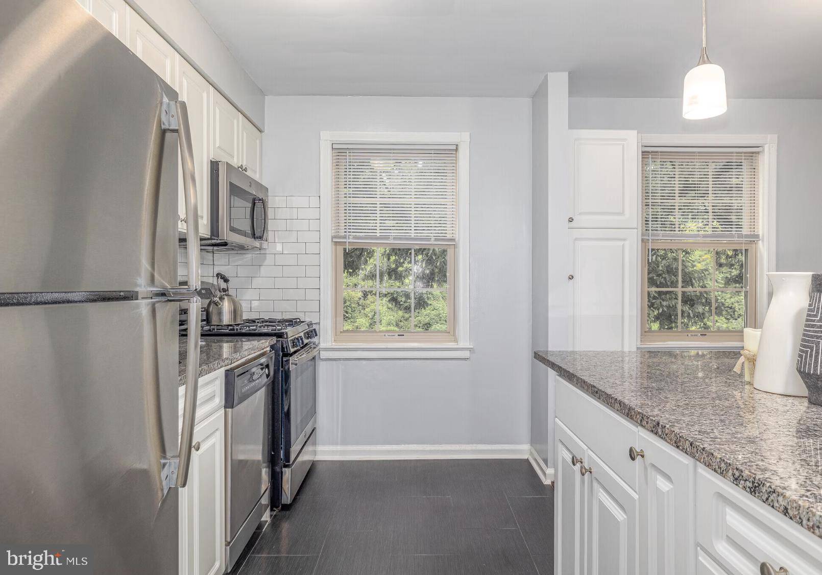 Wynnewood, PA 19096,150 E WYNNEWOOD RD #16B
