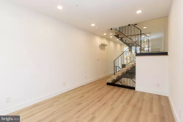 Philadelphia, PA 19122,1544 N DARIEN ST