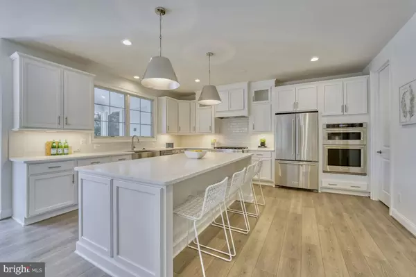 Vienna, VA 22180,505 HILLCREST DR SW