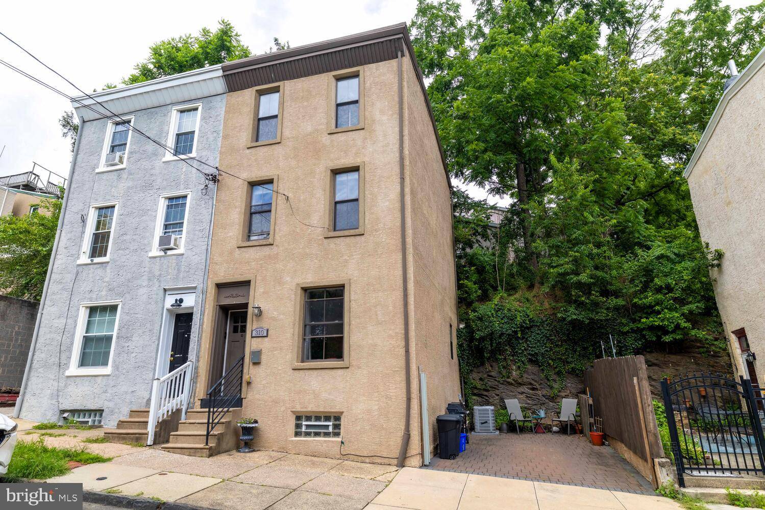 310 BURNSIDE ST, Philadelphia, PA 19128
