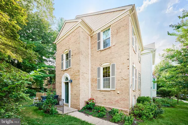 Fairfax, VA 22033,4235 SLEEPY LAKE DR