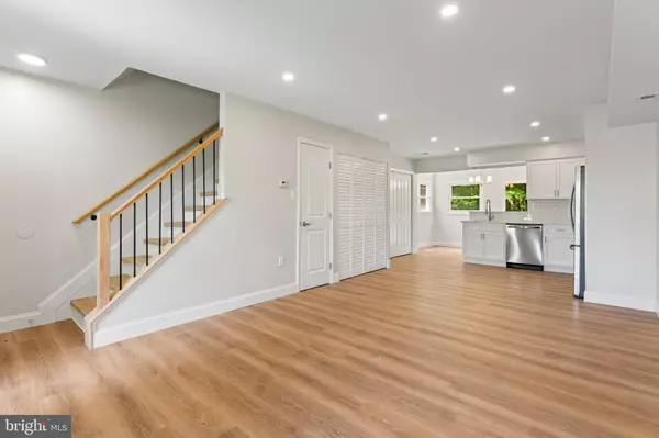 Barnegat, NJ 08005,46 S SEAS CT