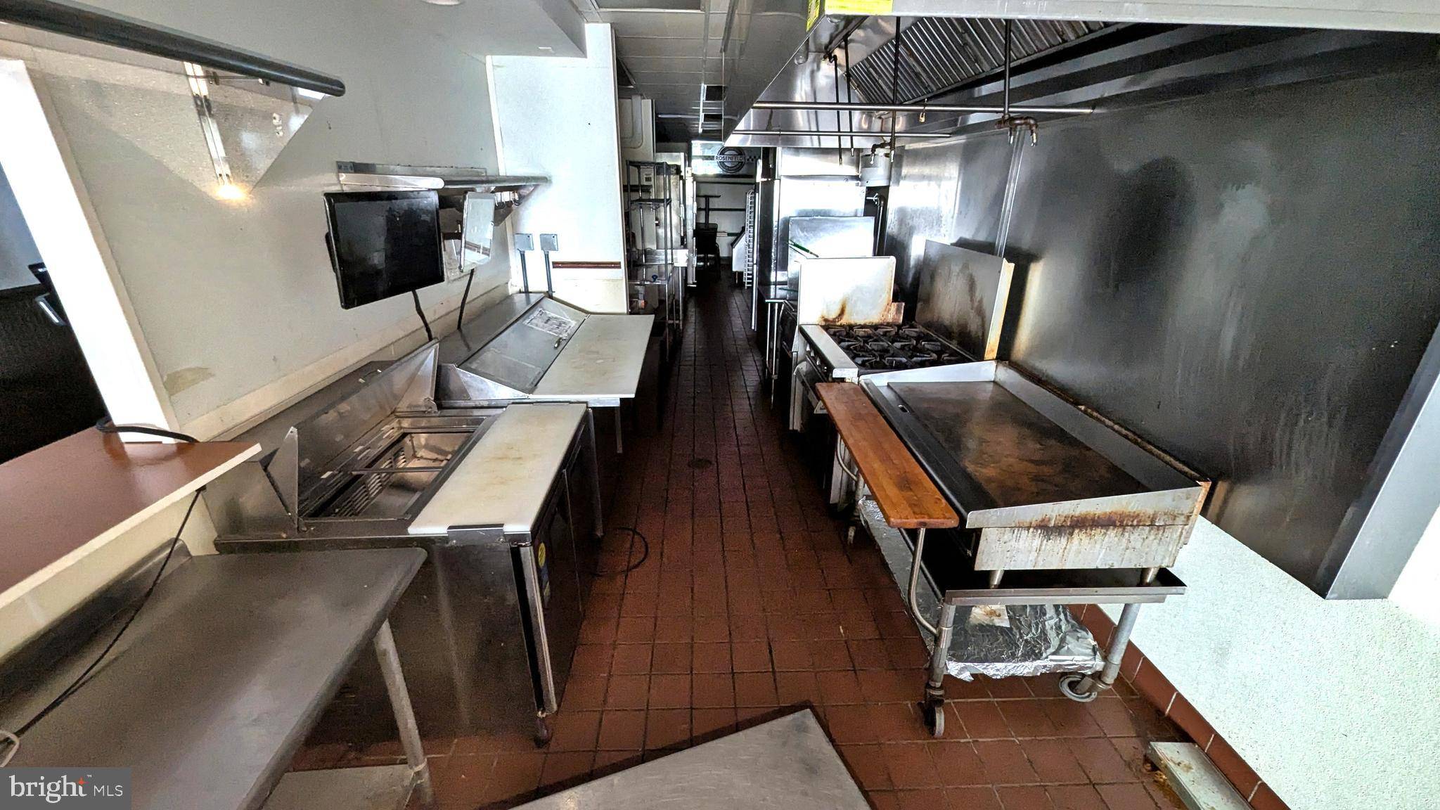 Salisbury, MD 21804,923 MT HERMON RD