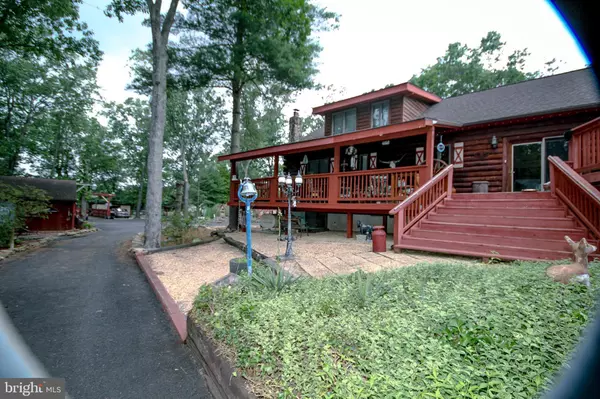 Hammonton, NJ 08037,233 13TH ST