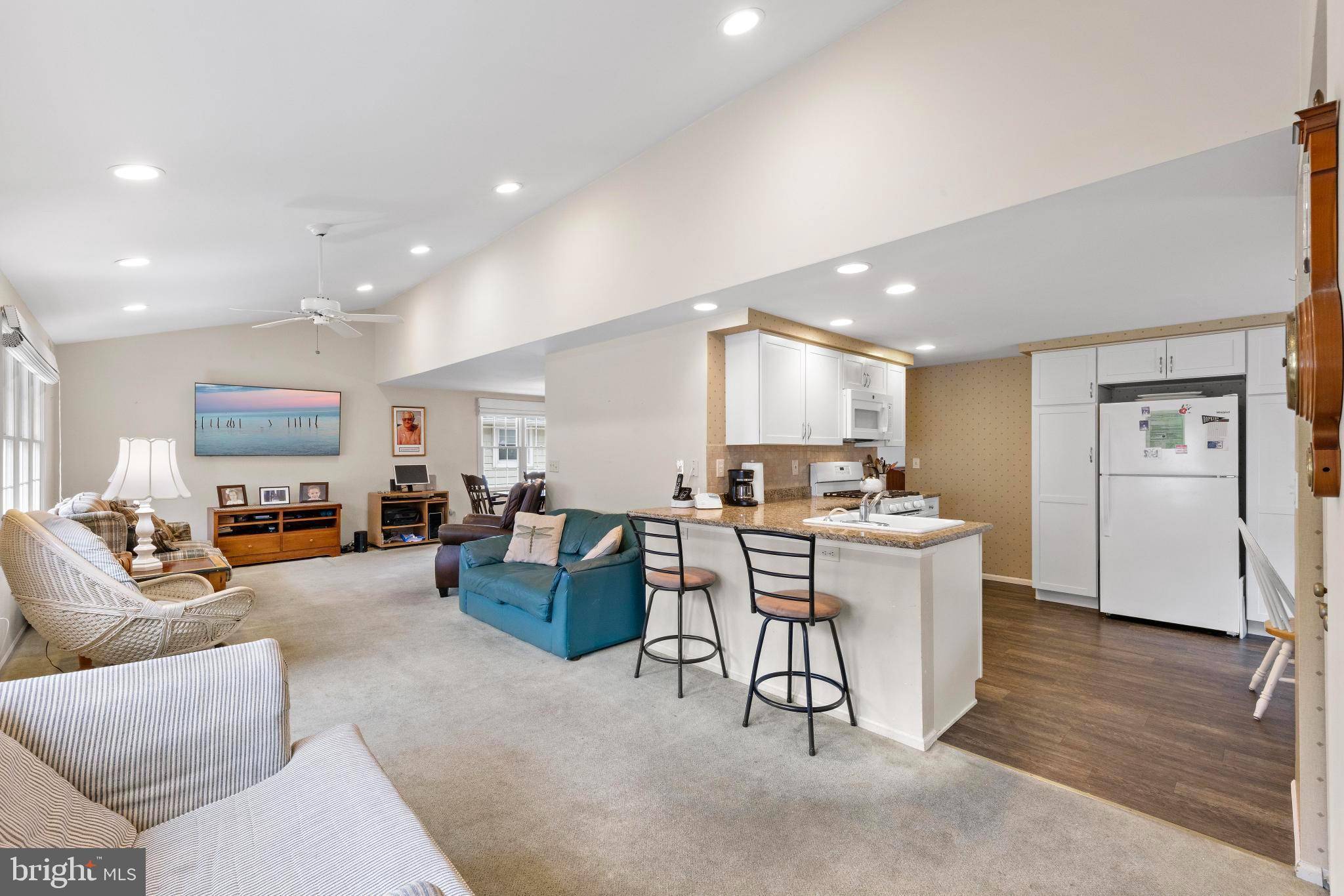 Surf City, NJ 08008,272 N 2ND ST
