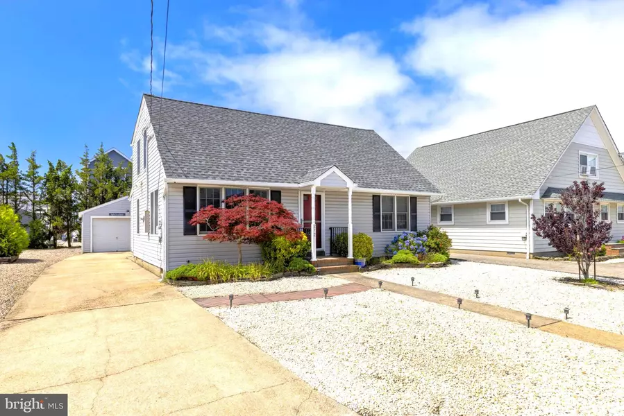 272 N 2ND ST, Surf City, NJ 08008