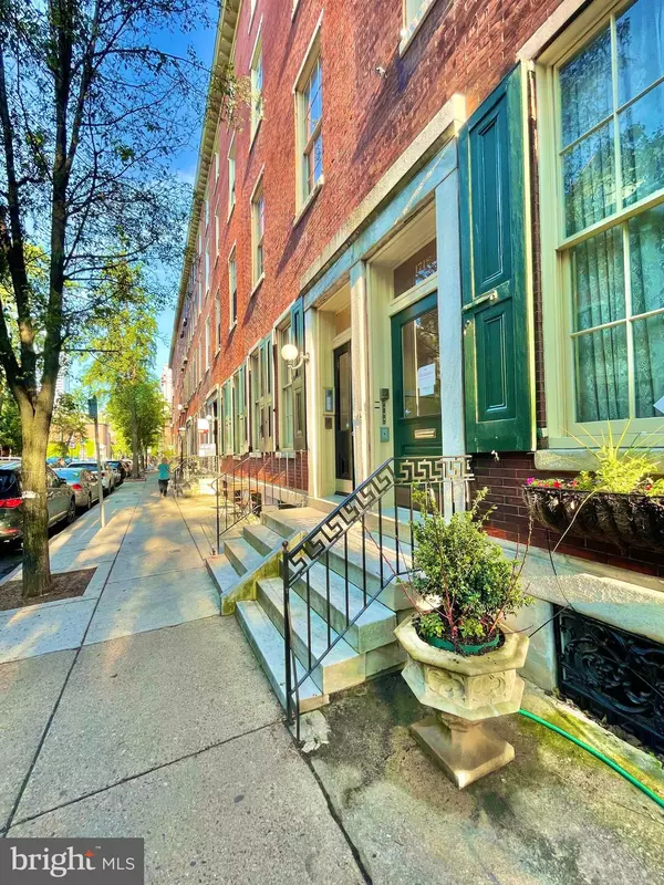 Philadelphia, PA 19103,1716 PINE ST #2 (1R)