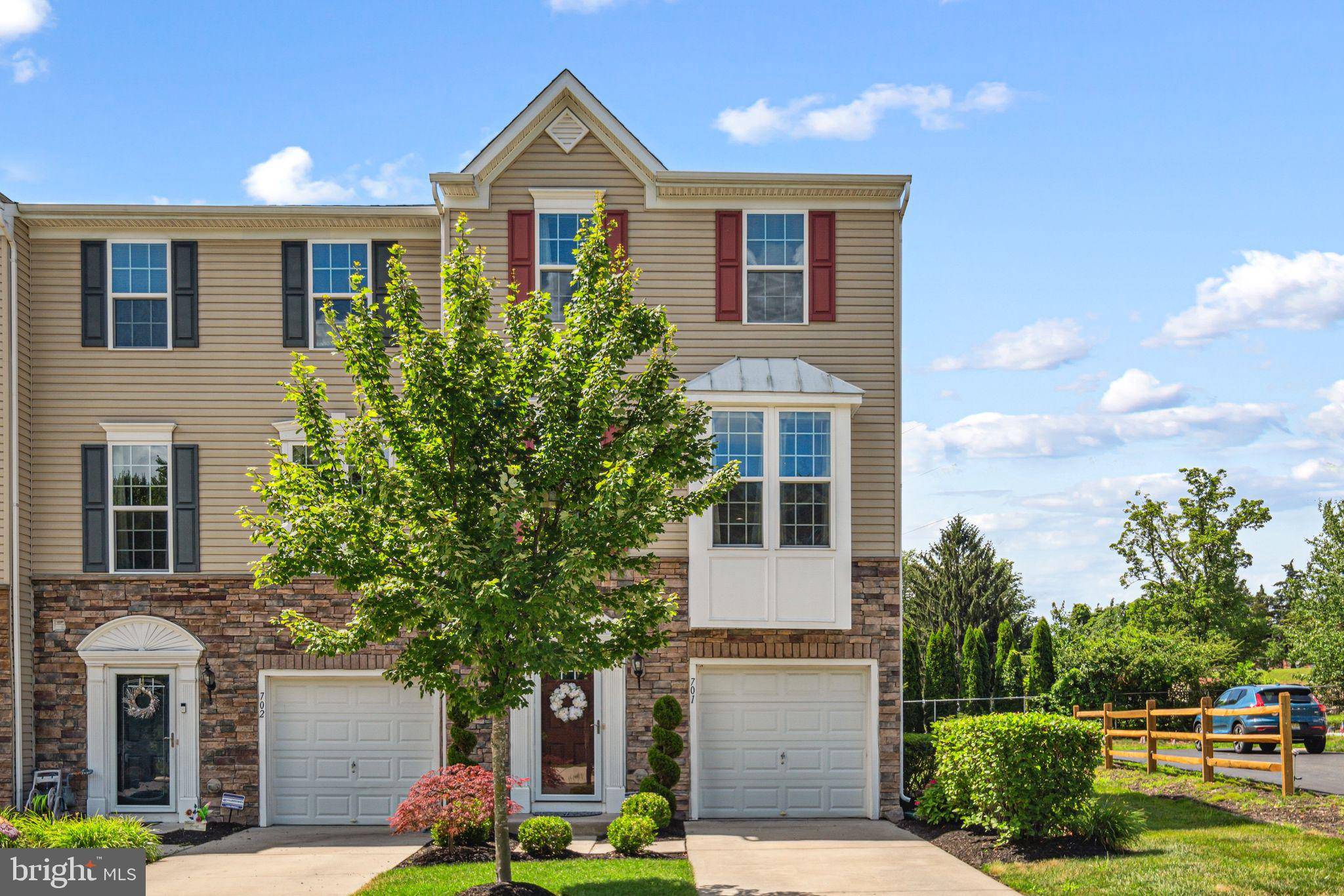 Clementon, NJ 08021,701 EMERSON CT