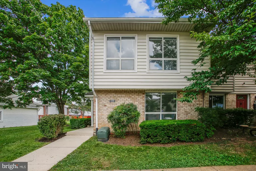 2201 JENSEN PL, Herndon, VA 20170