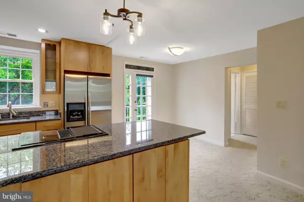 Arlington, VA 22206,3062 S BUCHANAN ST #C2