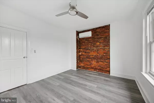 Philadelphia, PA 19104,220 BUCKINGHAM PL