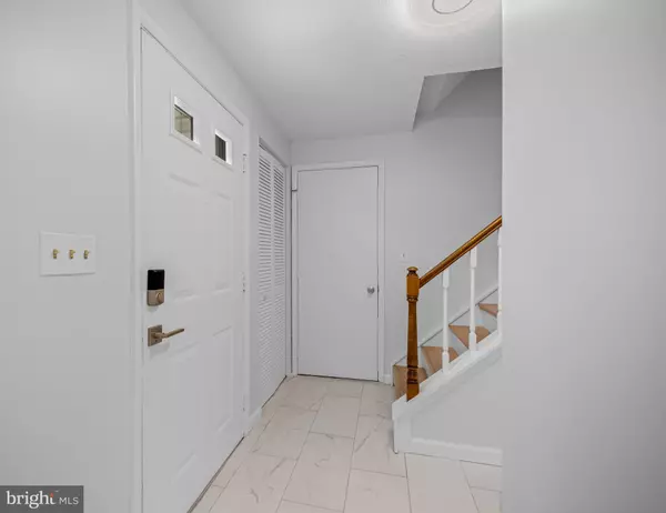 Fairfax, VA 22032,4005 PICKSTONE DR
