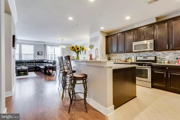 Chantilly, VA 20152,43985 VAIRA TER