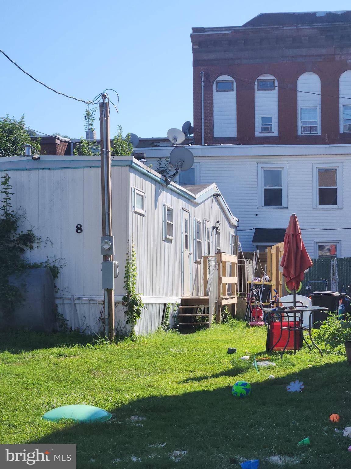 8 S FRONT ST, Saint Clair, PA 17970