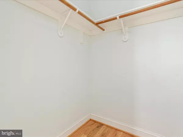 Warrenton, VA 20186,7563 FOXVIEW DR