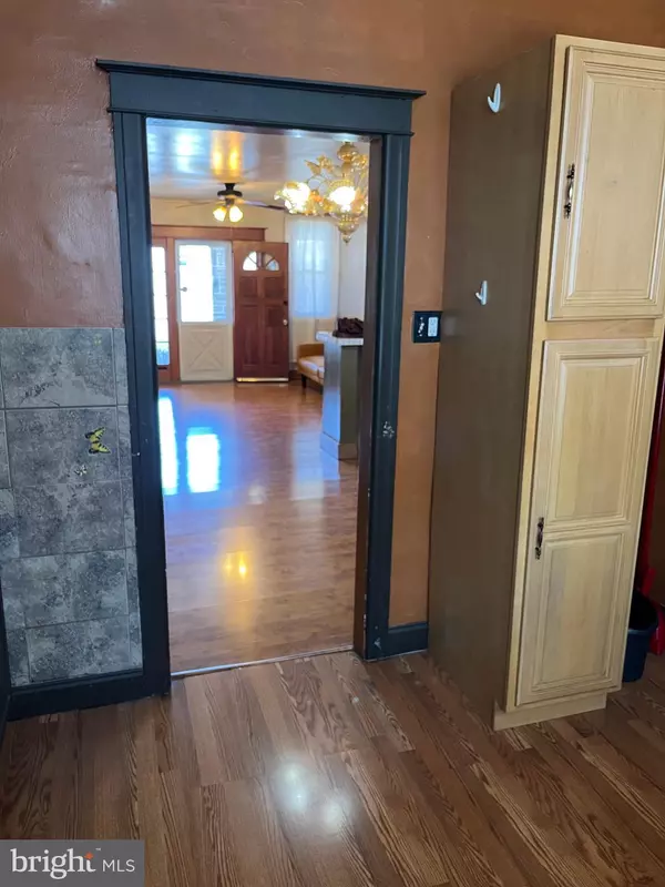 Philadelphia, PA 19120,569 E SANGER ST