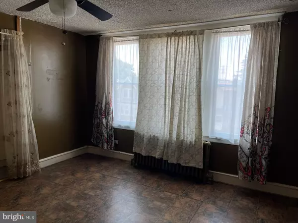 Philadelphia, PA 19120,569 E SANGER ST