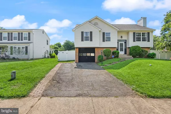 Woodbridge, VA 22193,5837 RIVERSIDE DR