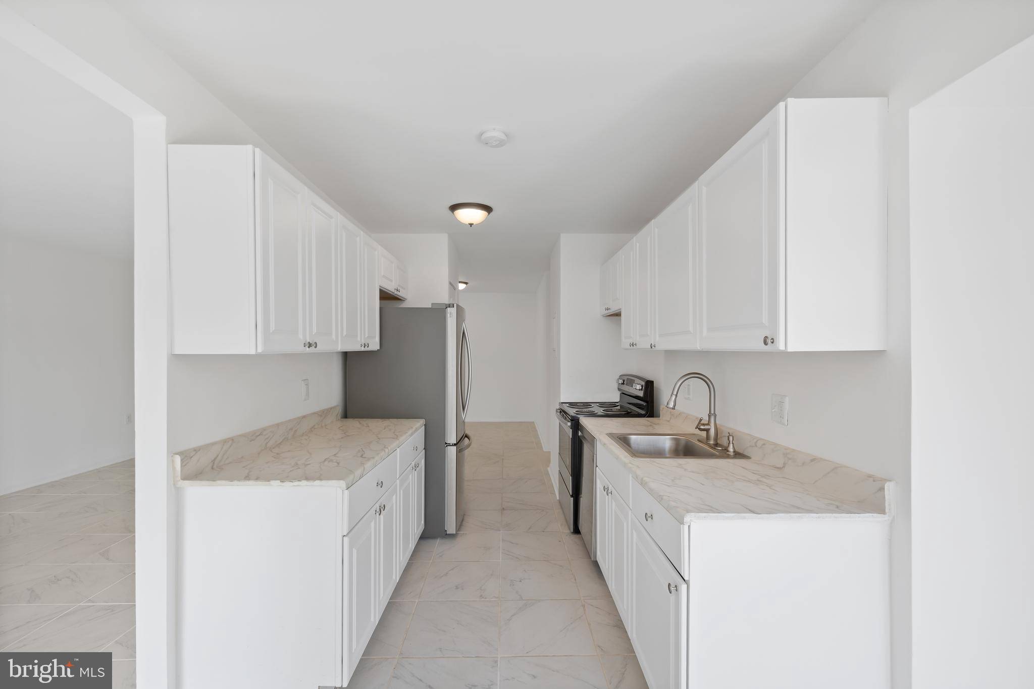 Gaithersburg, MD 20877,452 GIRARD ST #304