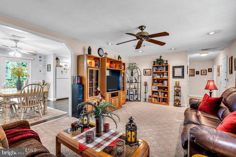 Toms River, NJ 08753,841 RALEIGH DR