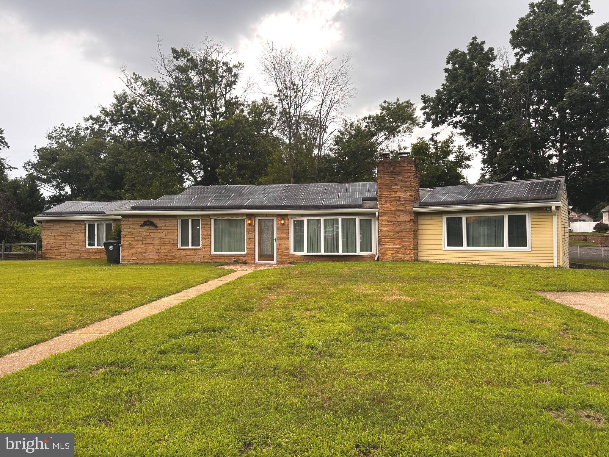 19 SPRUCE AVE, Bordentown, NJ 08505