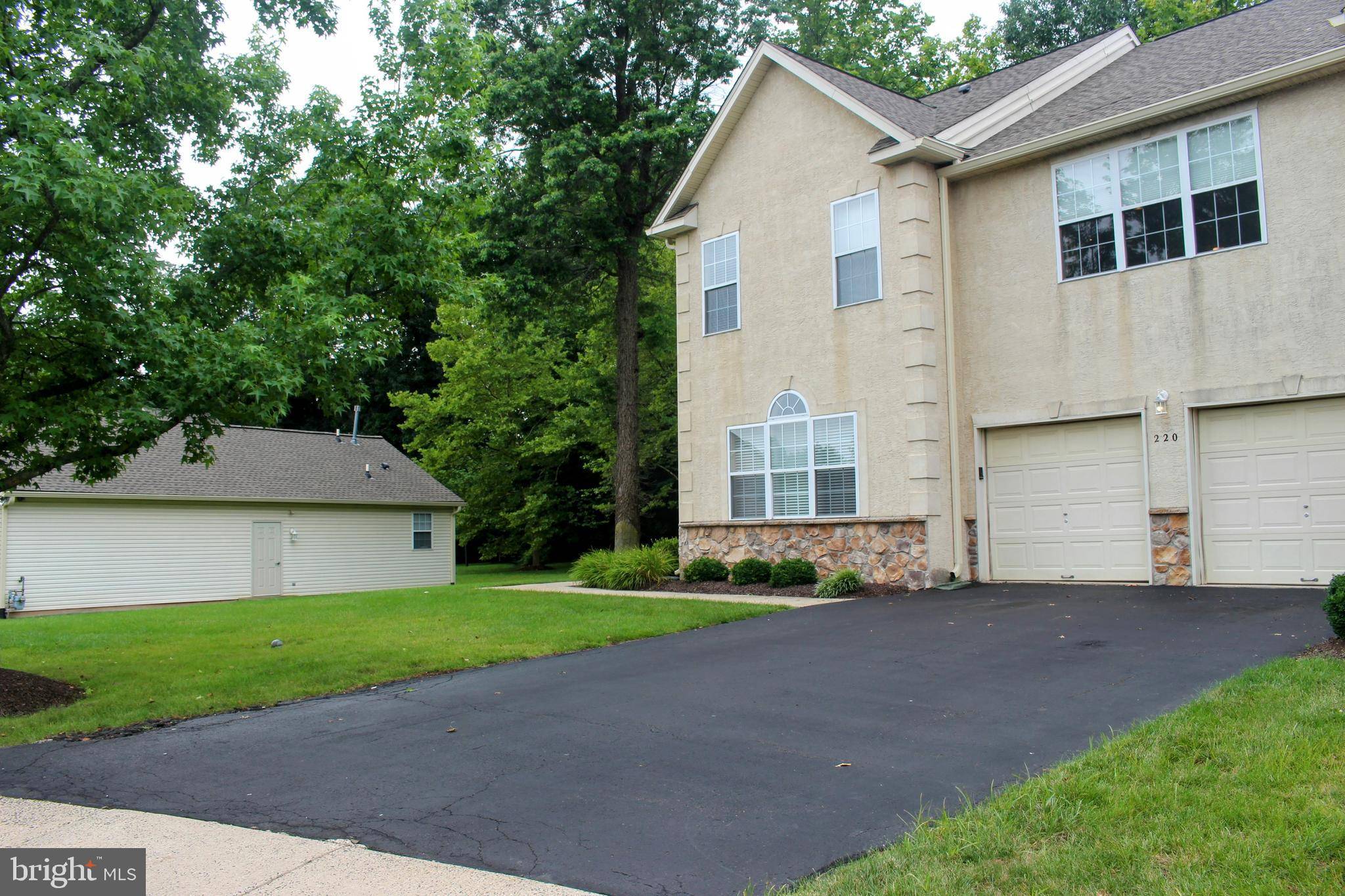North Wales, PA 19454,220 HAMPTON GREEN DR