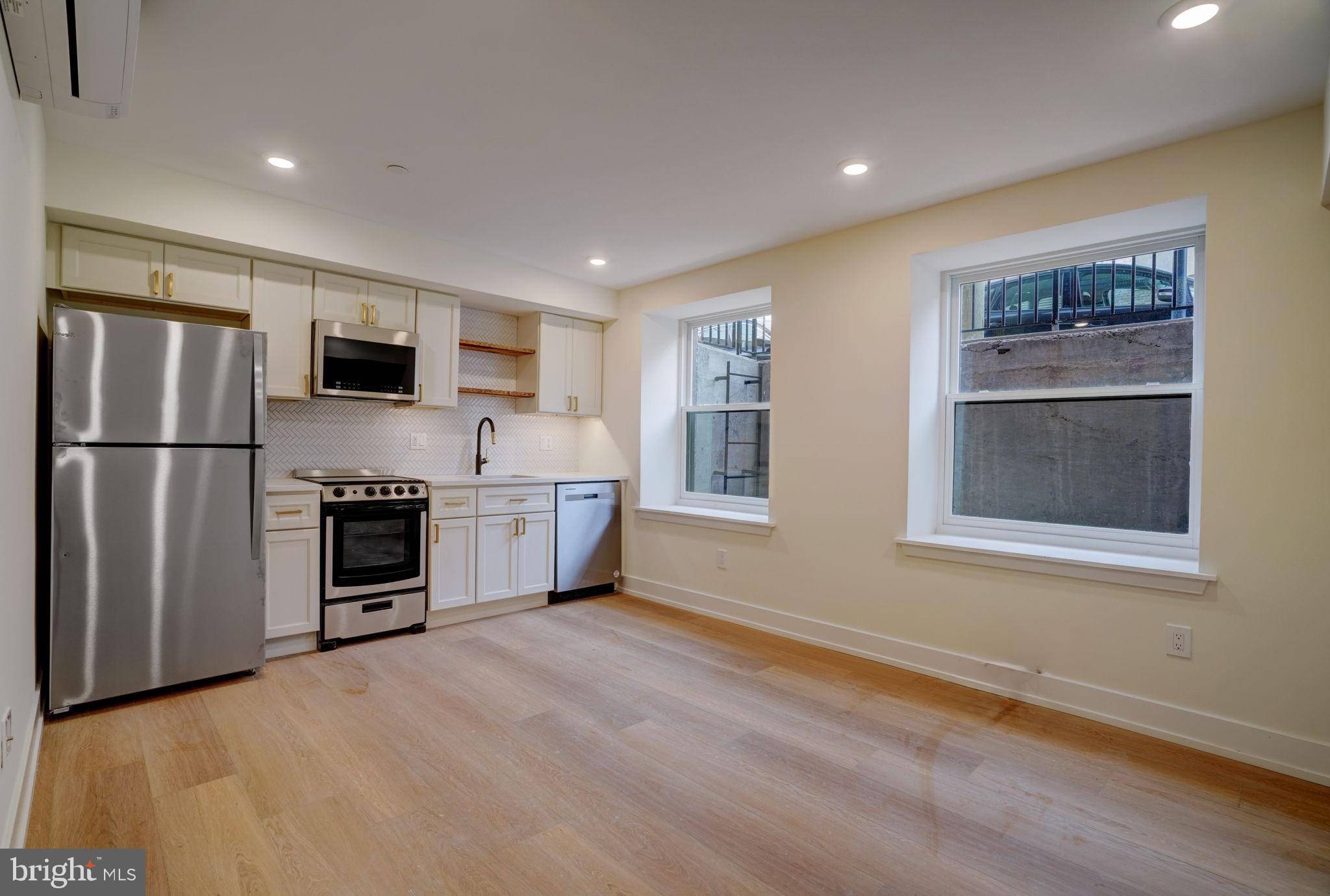 Philadelphia, PA 19147,620 S 8TH ST #4