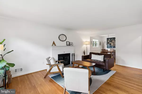 Kensington, MD 20895,5006 FLANDERS AVE