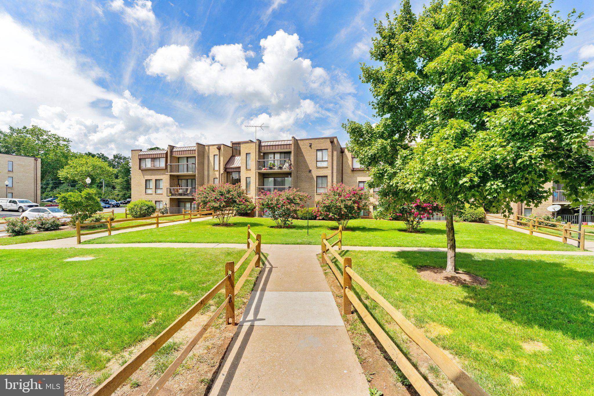 Manassas, VA 20109,7599 GALES CT #201