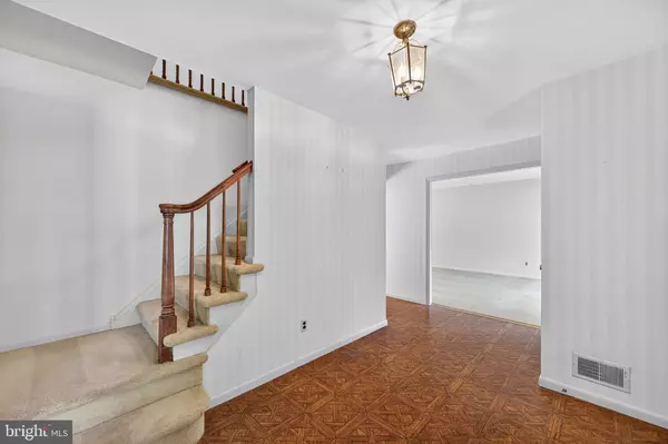 Newark, DE 19711,323 STAMFORD DR