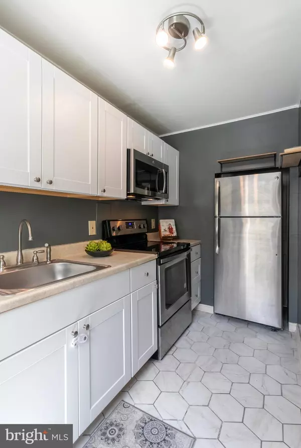 Greenbelt, MD 20770,2-T LAUREL HILL RD