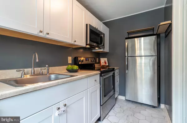 Greenbelt, MD 20770,2-T LAUREL HILL RD