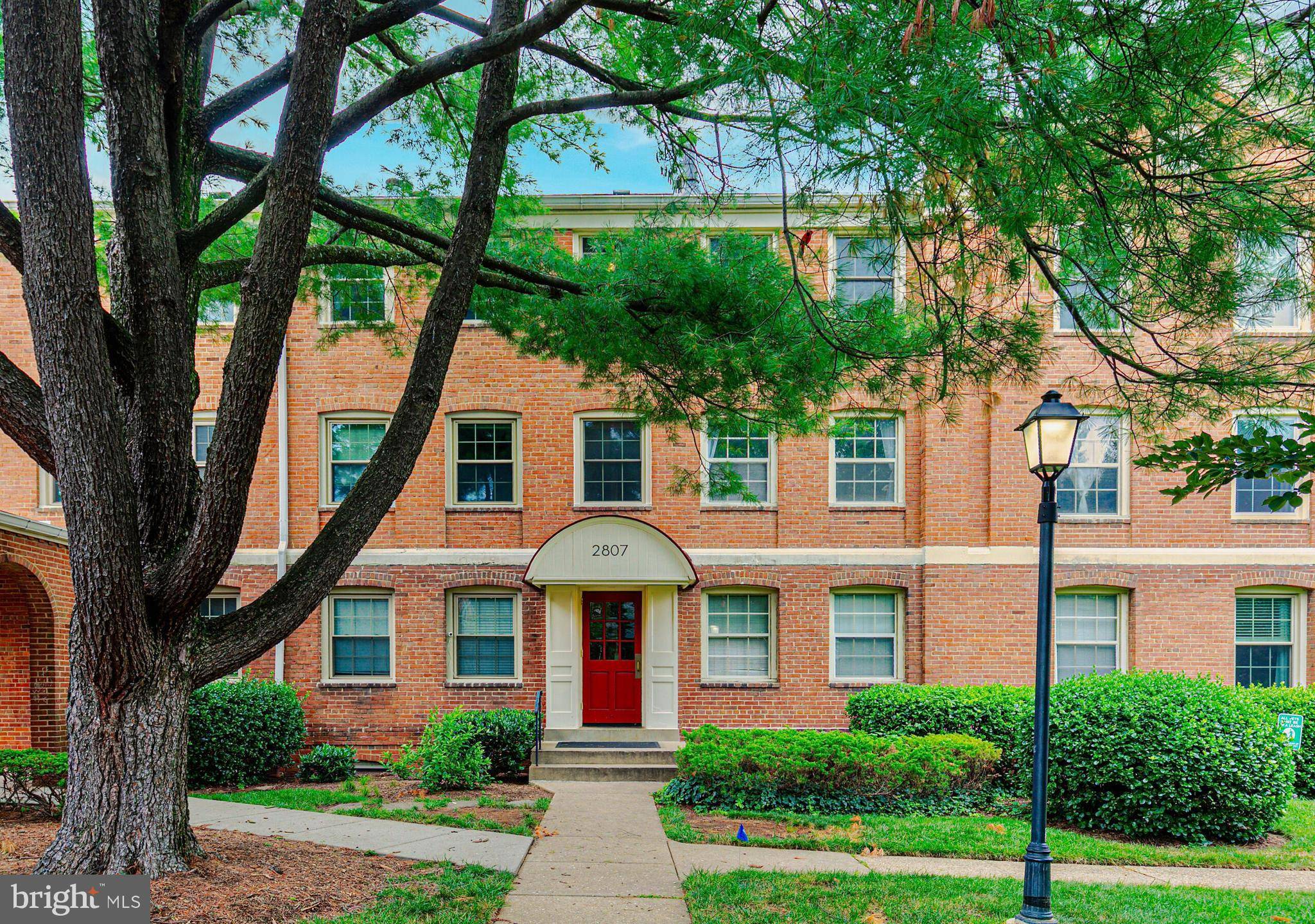 Arlington, VA 22201,2807 ARLINGTON BLVD #301