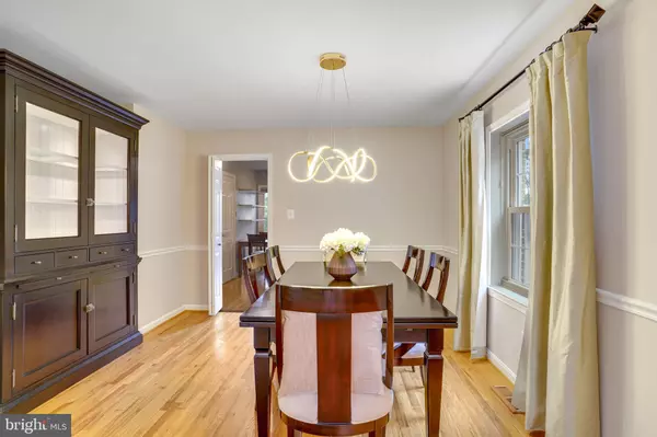 Falls Church, VA 22043,2416 FALLS PLACE CT