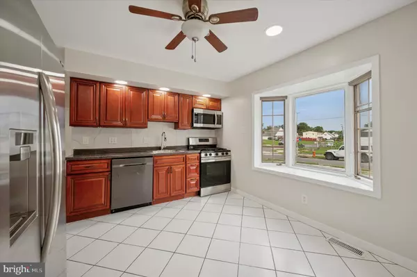 Philadelphia, PA 19115,727 SHERRIE RD