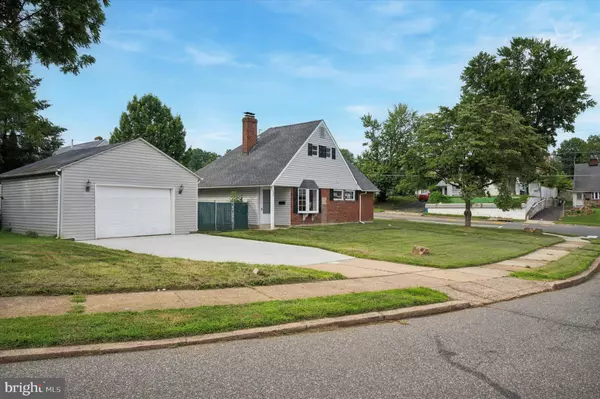 727 SHERRIE RD, Philadelphia, PA 19115