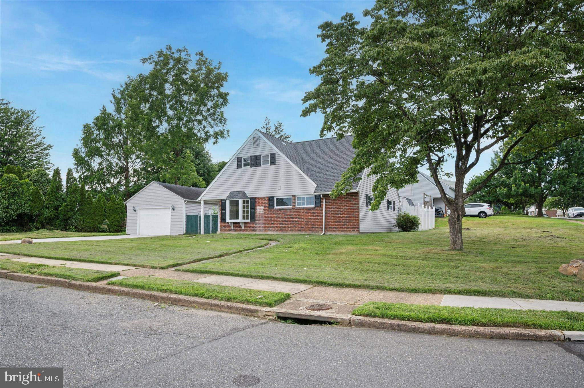 Philadelphia, PA 19115,727 SHERRIE RD