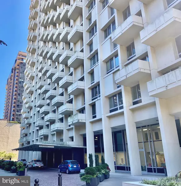 604-36 S WASHINGTON SQ #810, Philadelphia, PA 19106