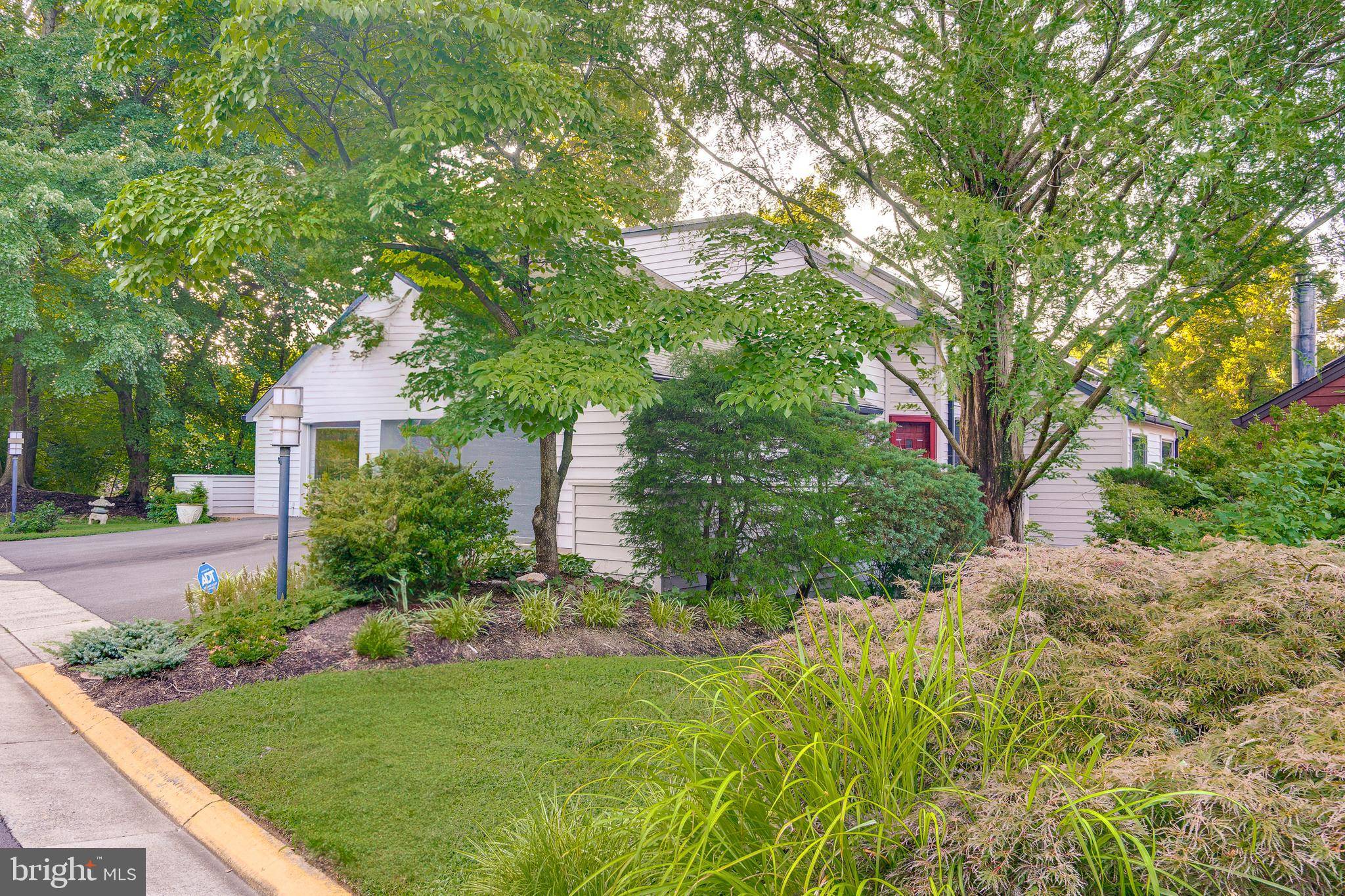 Reston, VA 20191,2148 S BAY LN
