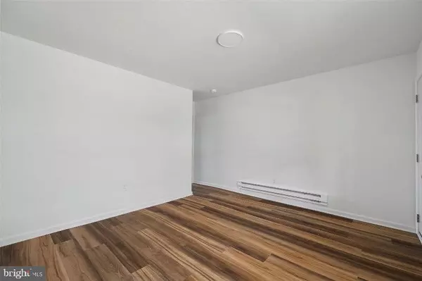 Philadelphia, PA 19142,6123 GLENMORE AVE