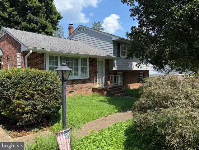 209 STONEWALL DR, Fredericksburg, VA 22401