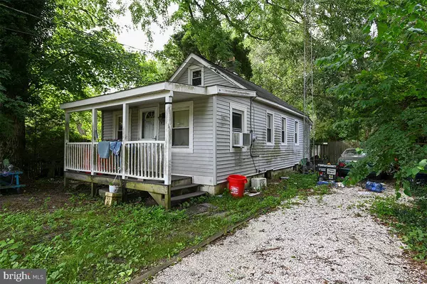 8 MIDDLE ST, Heislerville, NJ 08324
