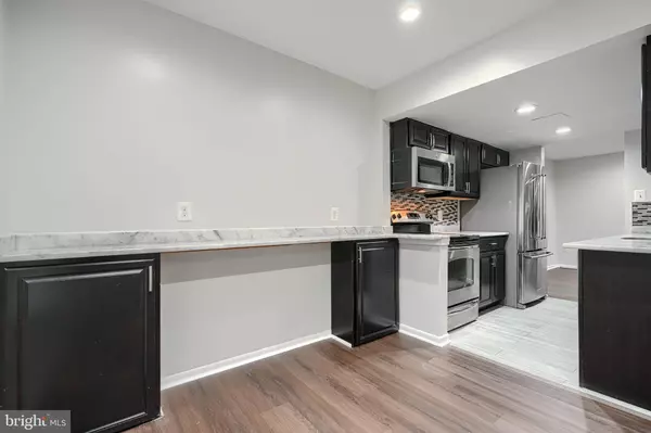 Columbia, MD 21045,8704 TAMAR DR #9-8