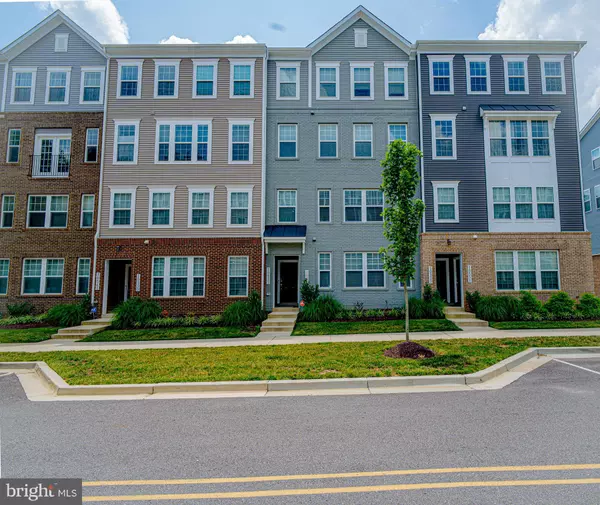 10535 JOHN GLENN ST, Lanham, MD 20706