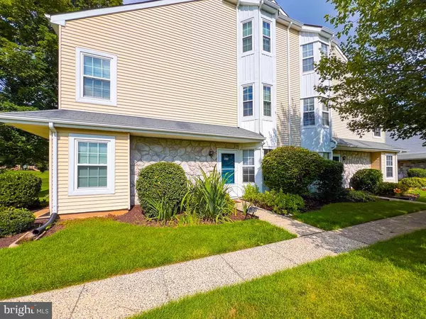 9015 HOPKINS CT, Holland, PA 18966