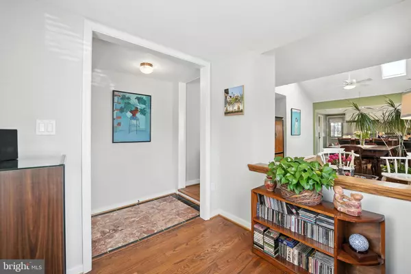 Arlington, VA 22204,1710 S MONROE ST