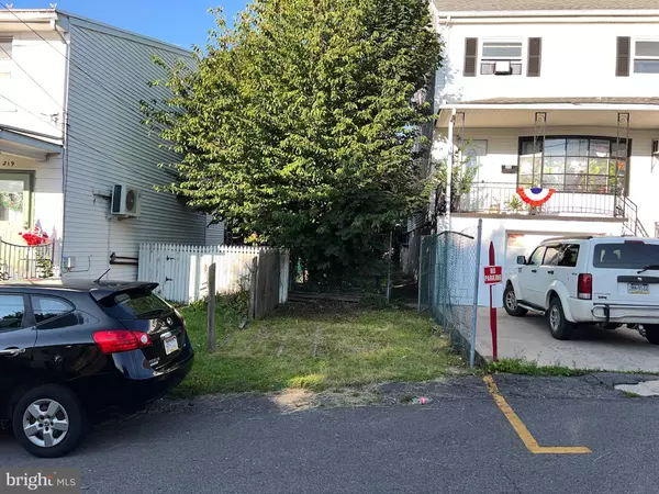 Mount Carmel, PA 17851,222 S WALNUT ST