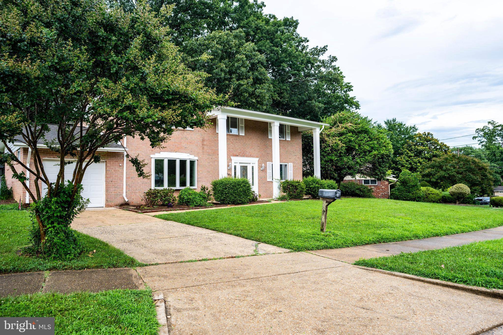 Springfield, VA 22152,6907 BARNACK DR