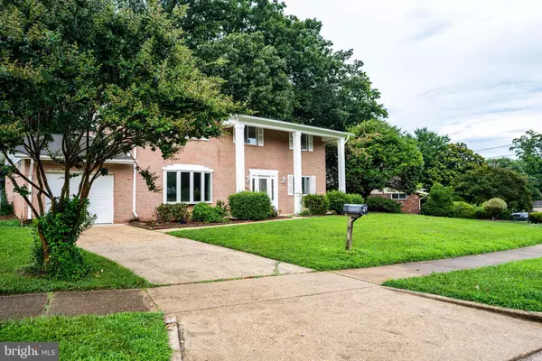 Springfield, VA 22152,6907 BARNACK DR